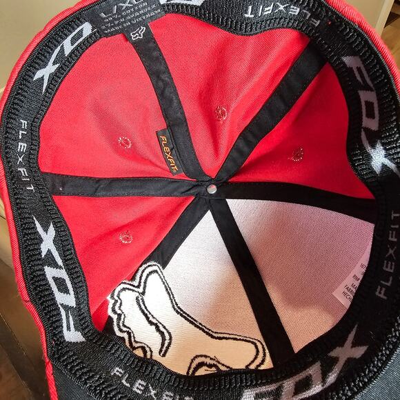 NWOT Red Flex Fit Cap Size L/XL - Picture 4 of 7